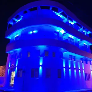 White 11 3*, Larnaca Cipru